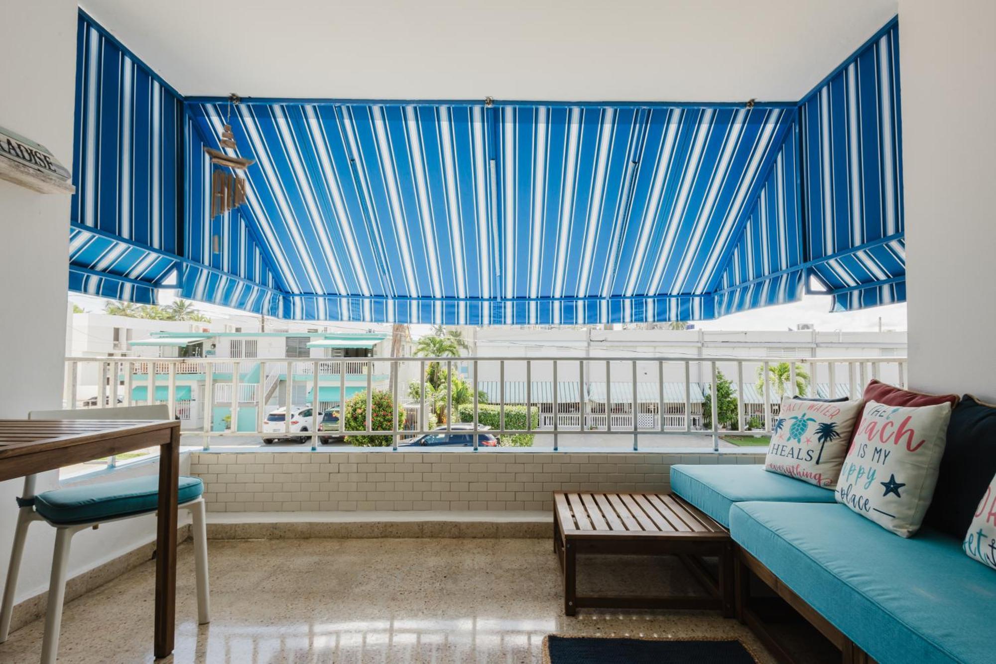 Oceanview Apartment Steps To The Beach Luquillo Exterior photo