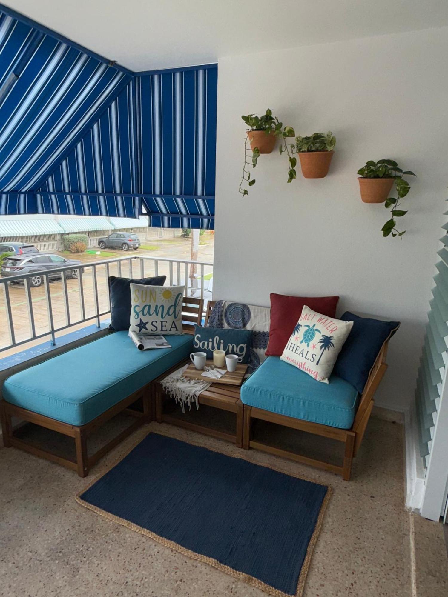 Oceanview Apartment Steps To The Beach Luquillo Exterior photo